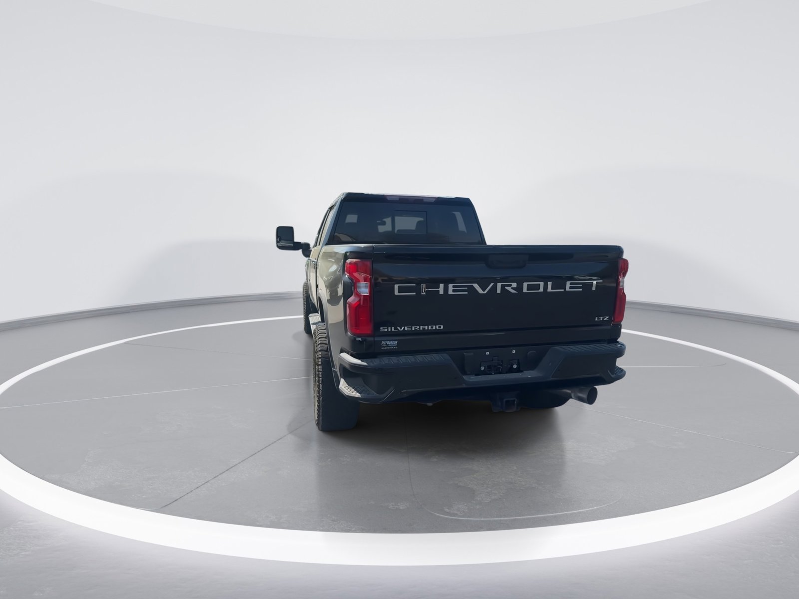 Used 2024 Chevrolet Silverado 2500 LTZ w/ LTZ Plus Package image 8