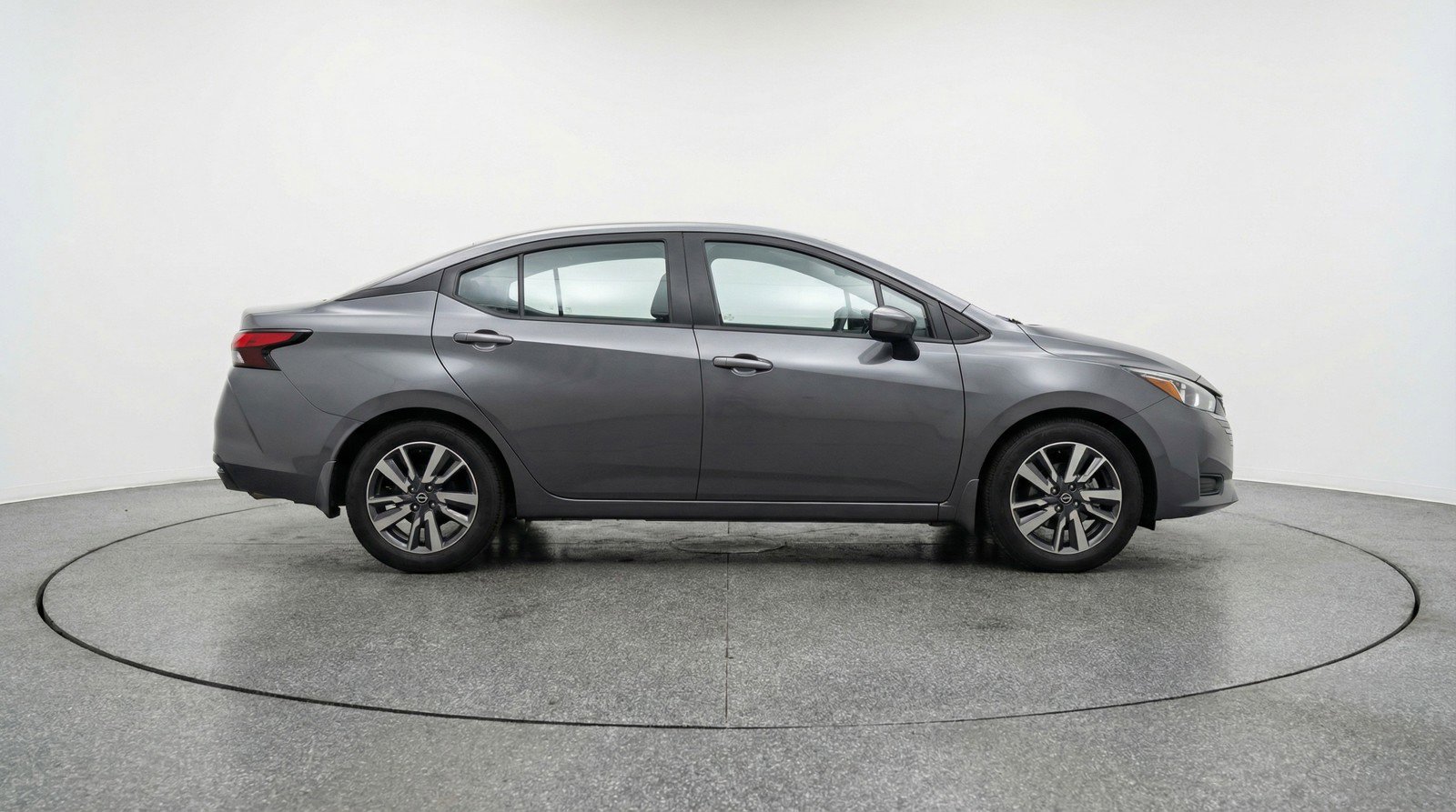 Used 2025 Nissan Versa SV FWD image 9