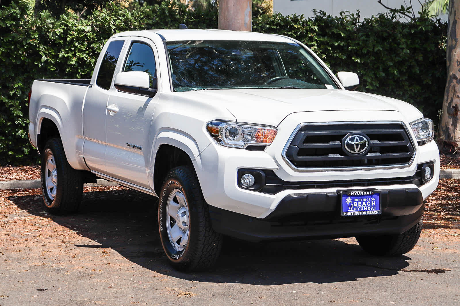 Used 2021 Toyota Tacoma SR5 RWD image 3