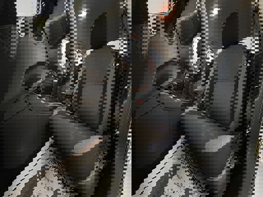 Used 2025 Nissan Versa SV w/ Trunk Package image 8