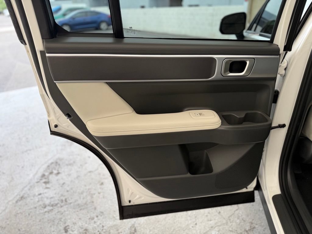 Used 2025 Hyundai Santa Fe SEL FWD image 26