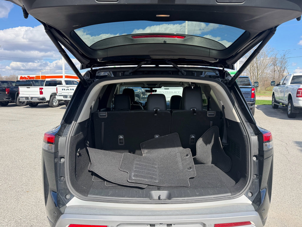 Used 2025 Nissan Pathfinder SL image 6