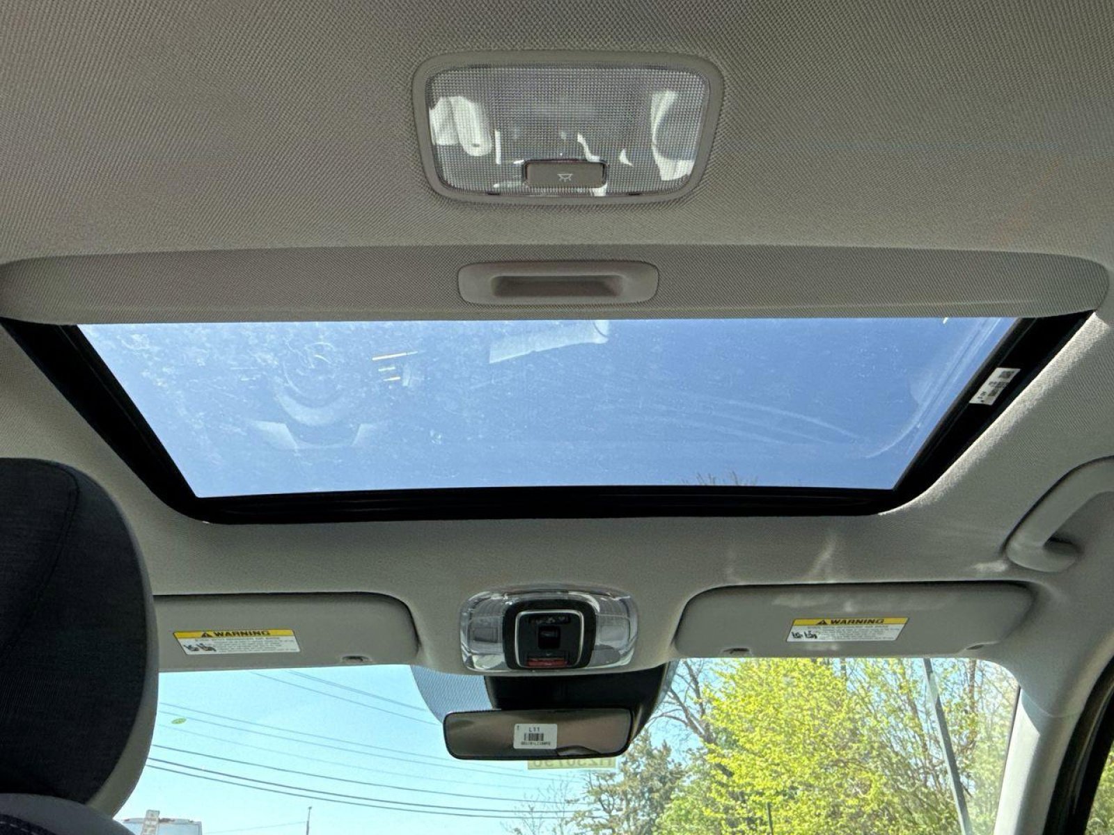 New 2025 Hyundai Elantra Limited image 24