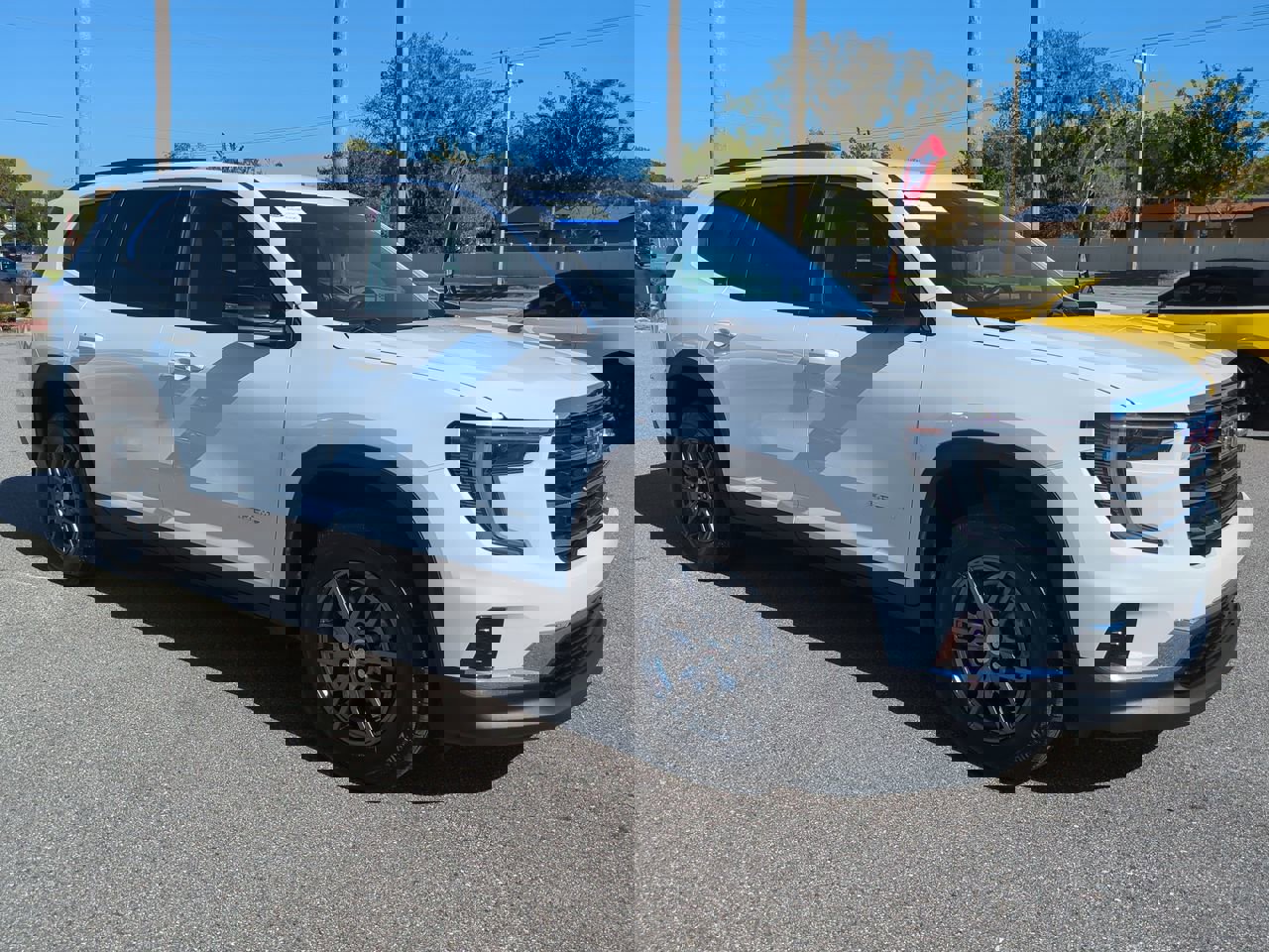 Used 2025 GMC Acadia Elevation image 2