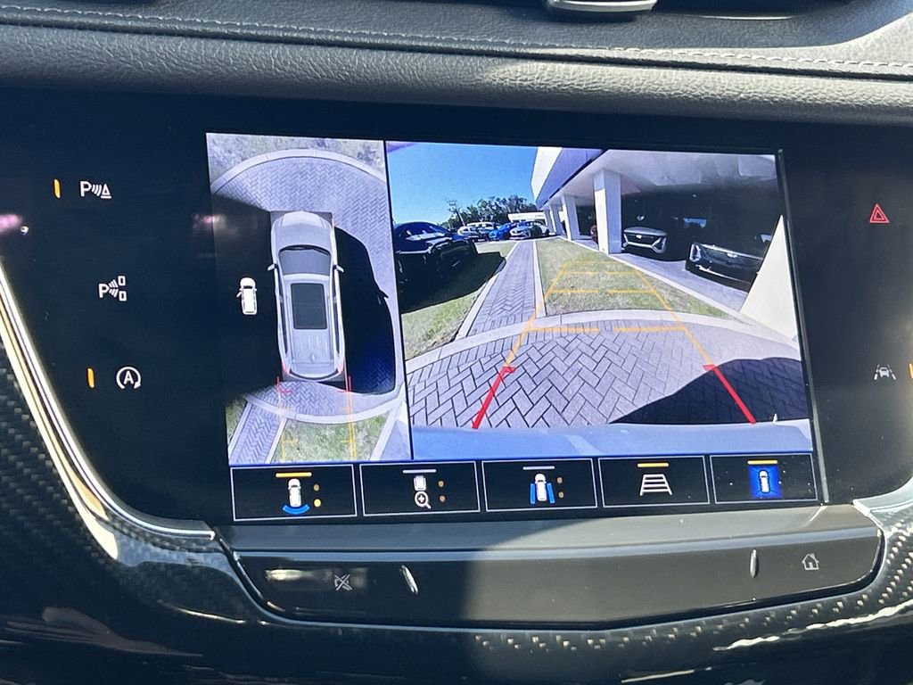 Used 2023 Cadillac XT6 Sport w/ Technology Package image 24