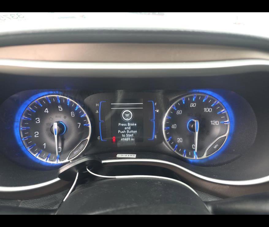 Used 2022 Chrysler Voyager LX FWD image 6