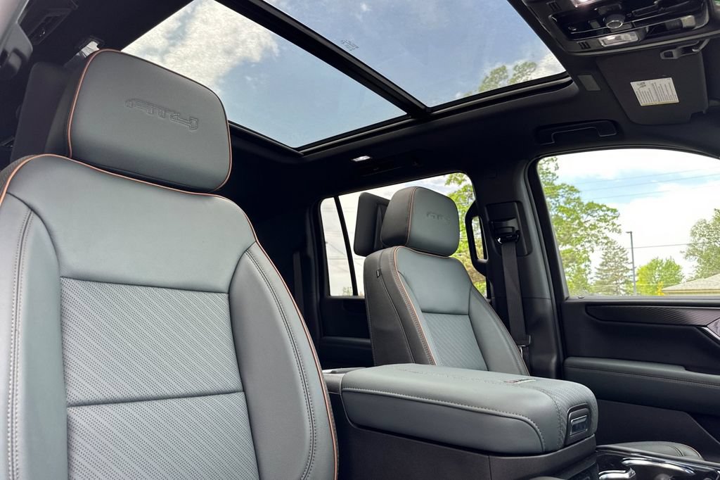 New 2026 GMC Yukon XL AT4 w/ AT4 Premium Plus Package AWD/4WD image 19