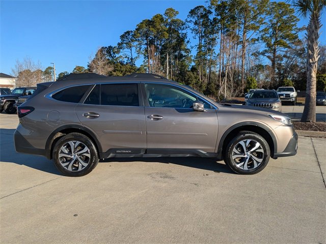 Used 2022 Subaru Outback Limited image 3