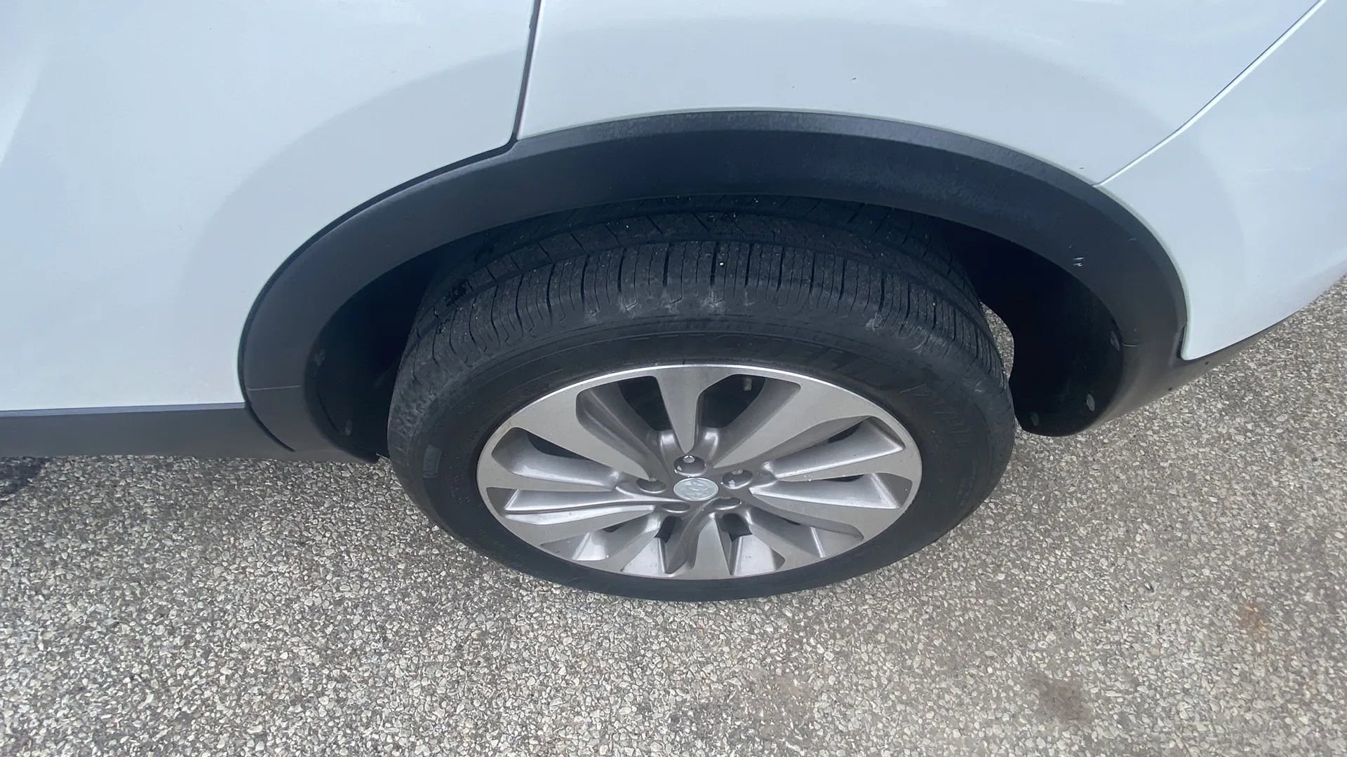 Used 2019 Buick Encore Preferred FWD image 19