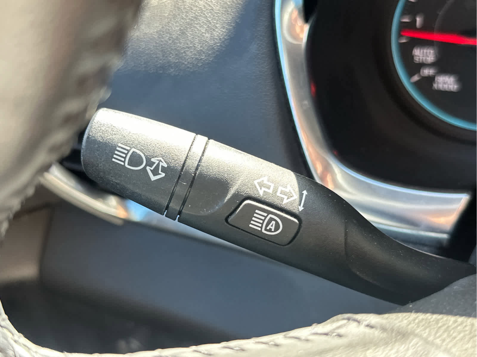 Used 2022 Chevrolet Traverse LT image 32