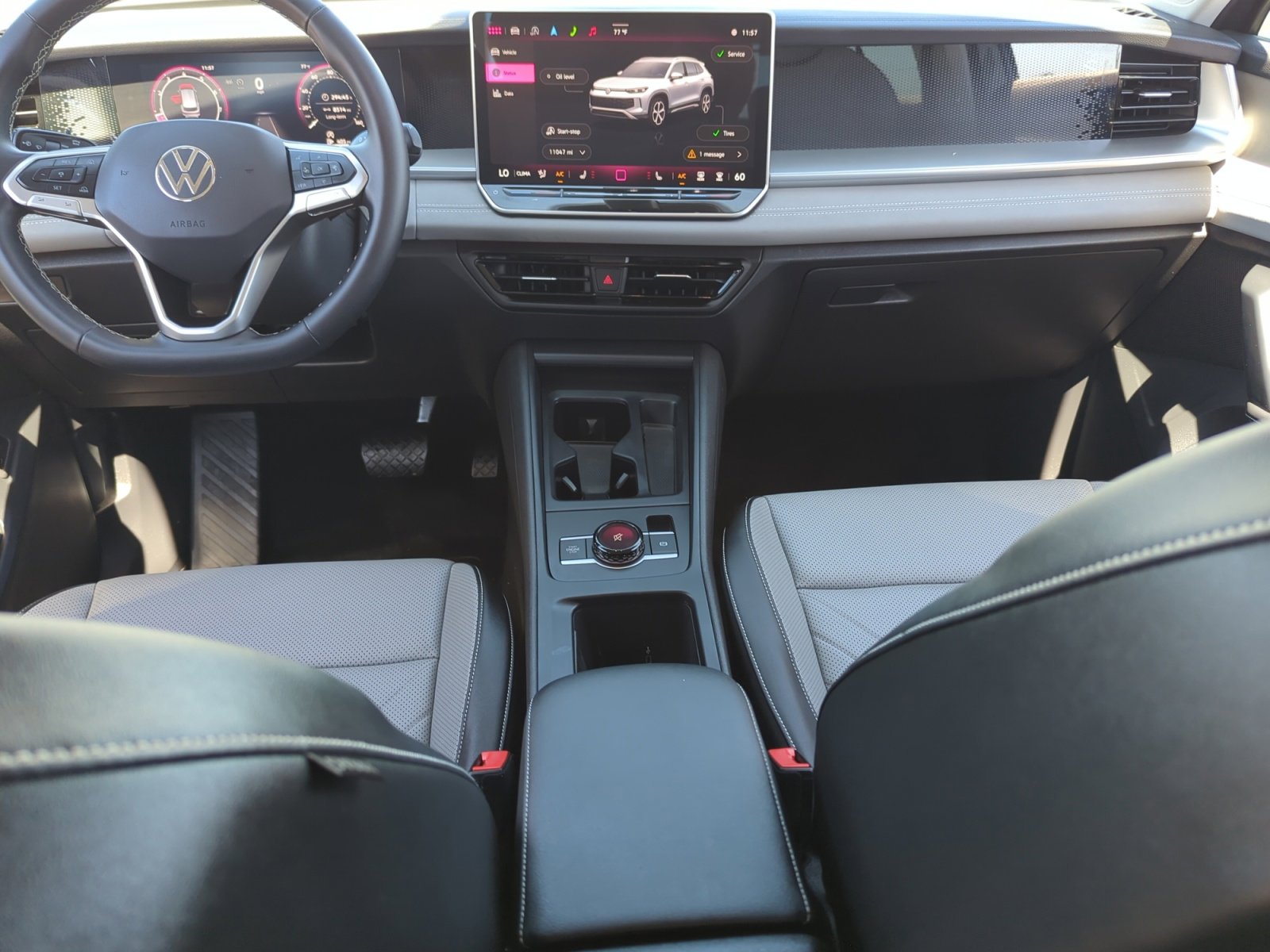 Used 2025 Volkswagen Tiguan SE image 19