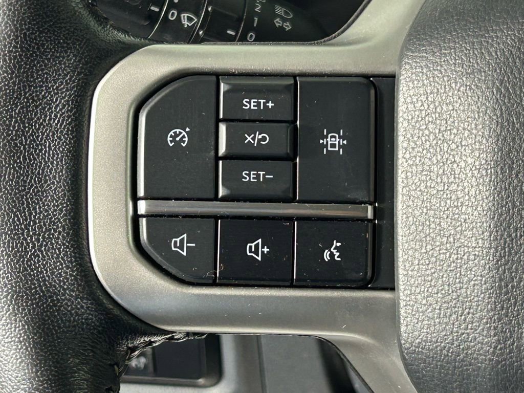 Used 2024 Ford Expedition Max XLT image 33