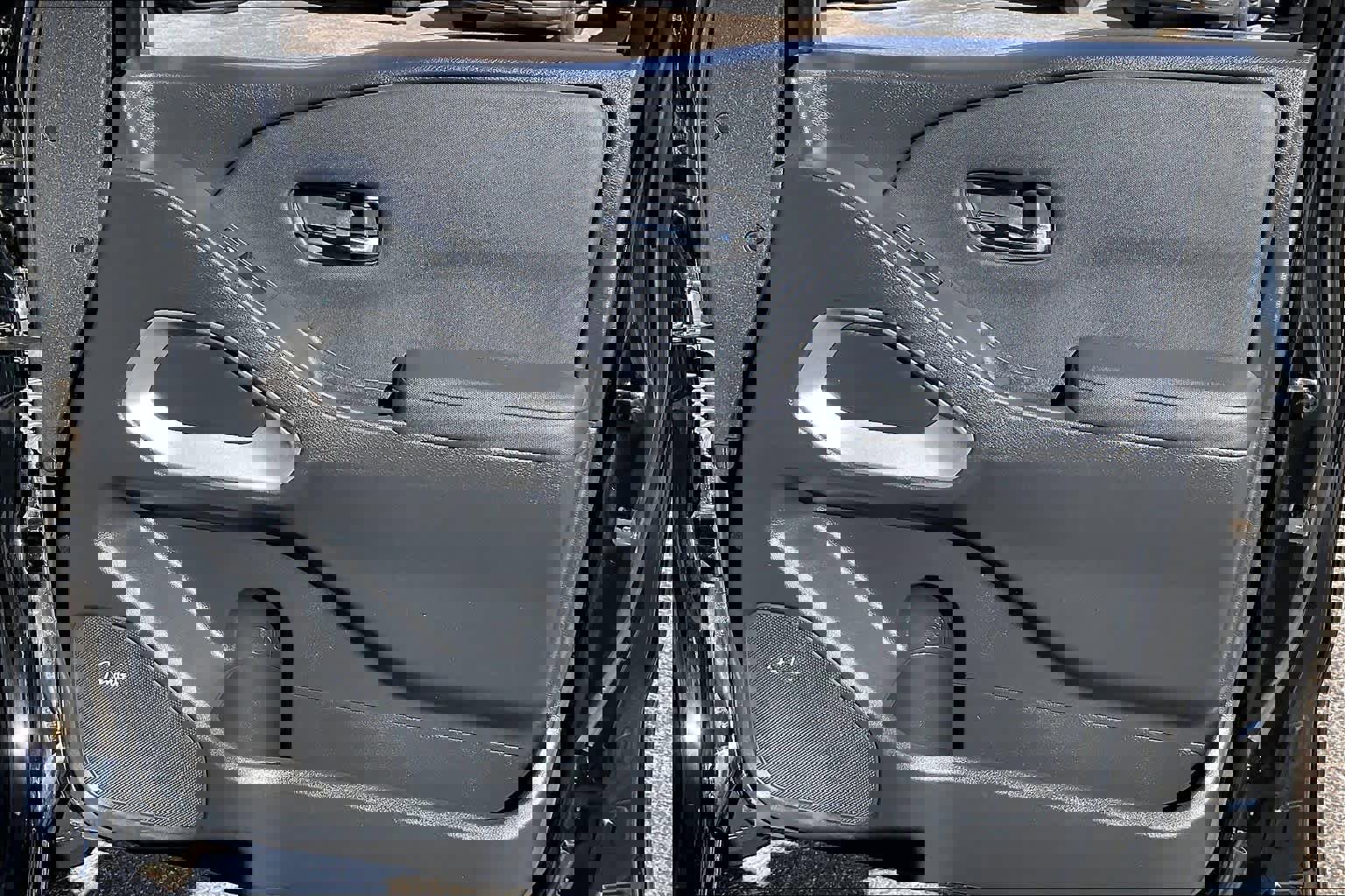 Used 2022 Nissan Frontier SV w/ SV Premium Package image 22