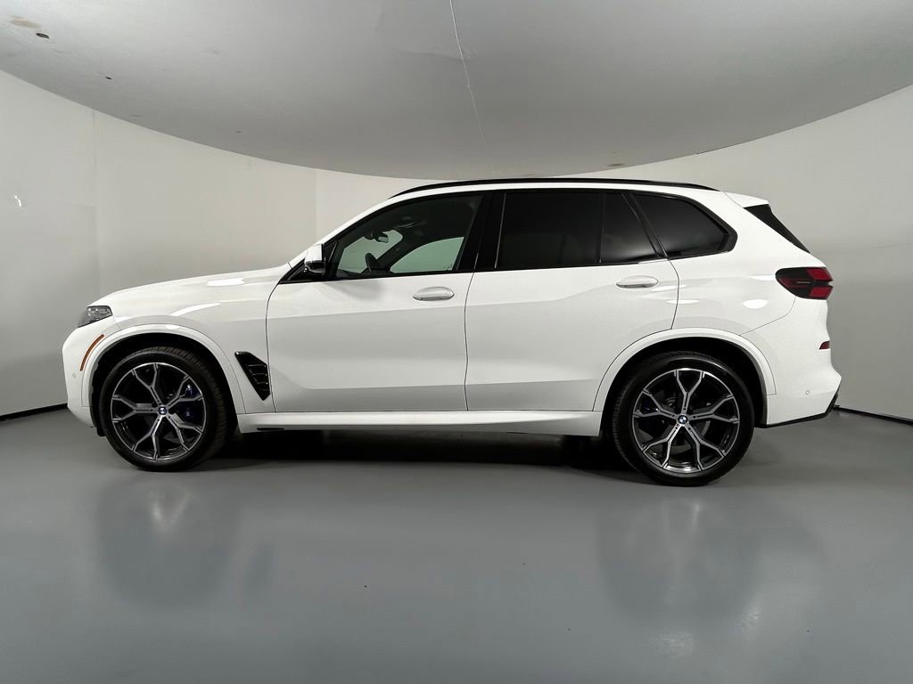 Used 2025 BMW X5 xDrive40i w/ M Sport Package AWD/4WD image 5