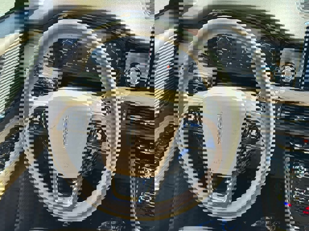 Used 2022 Lincoln Corsair FWD image 19