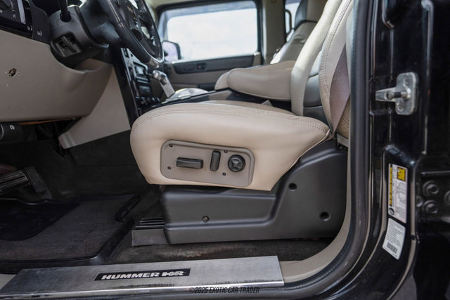 Used 2004 HUMMER H2 w/ Preferred Equipment Group image 44