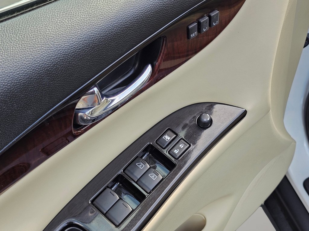 Used 2016 INFINITI QX50 AWD w/ Premium Plus Package image 30