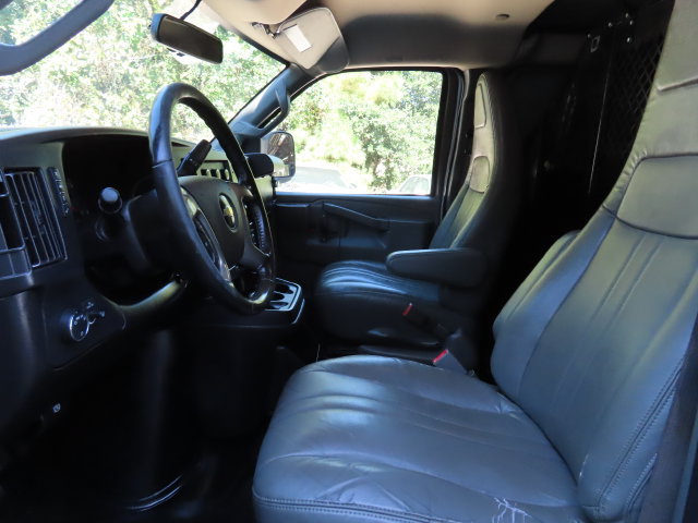 Used 2018 Chevrolet Express 2500 w/ Driver Convenience Package RWD image 32