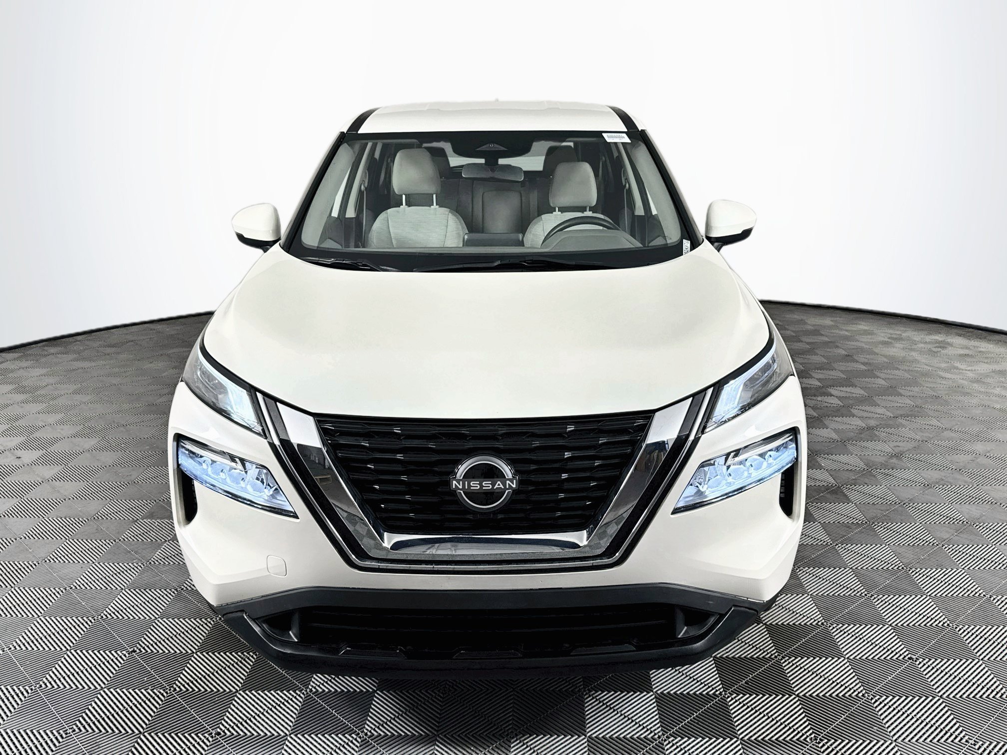 Used 2023 Nissan Rogue SV FWD video 2