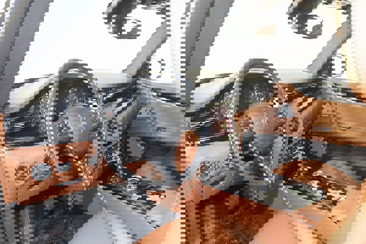 Used 2023 Maserati Quattroporte Modena Q4 image 37