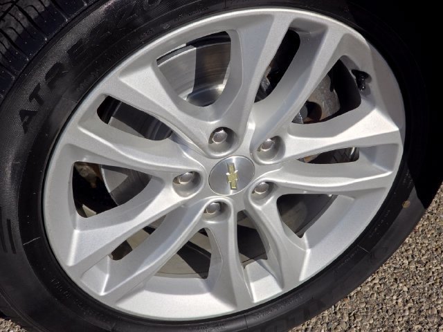 Used 2017 Chevrolet Malibu LT FWD image 16