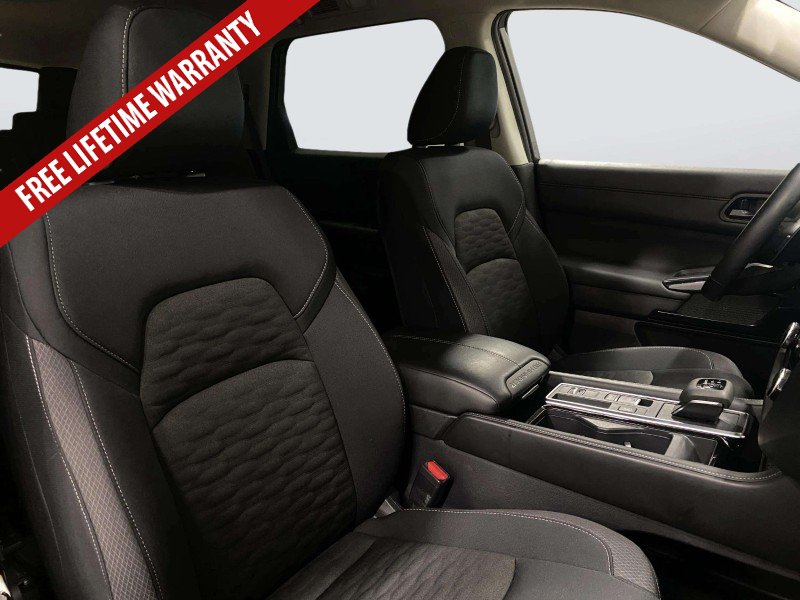 Used 2025 Nissan Pathfinder SV FWD image 33