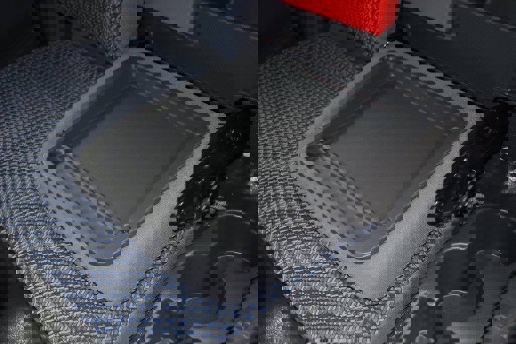 Used 2024 Chevrolet Low Cab Forward 5500XG image 25