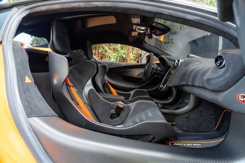 Used 2019 McLaren 600LT RWD image 3
