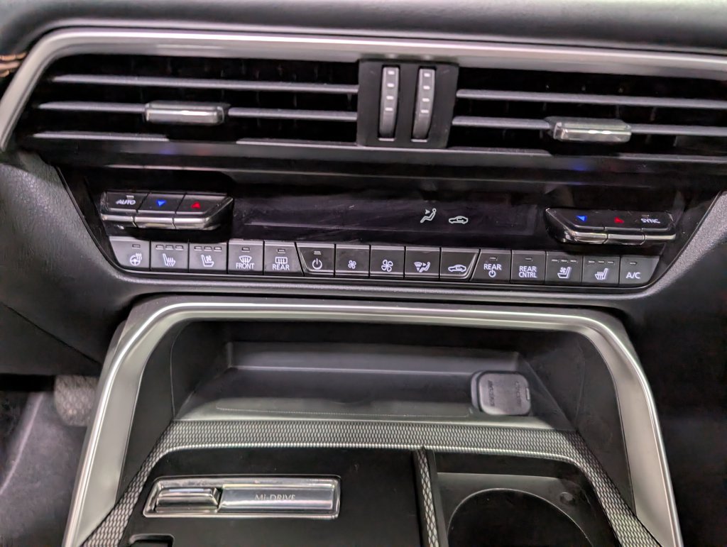 Used 2024 MAZDA CX-90 Plug-In Hybrid w/ Premium Plus AWD/4WD image 24