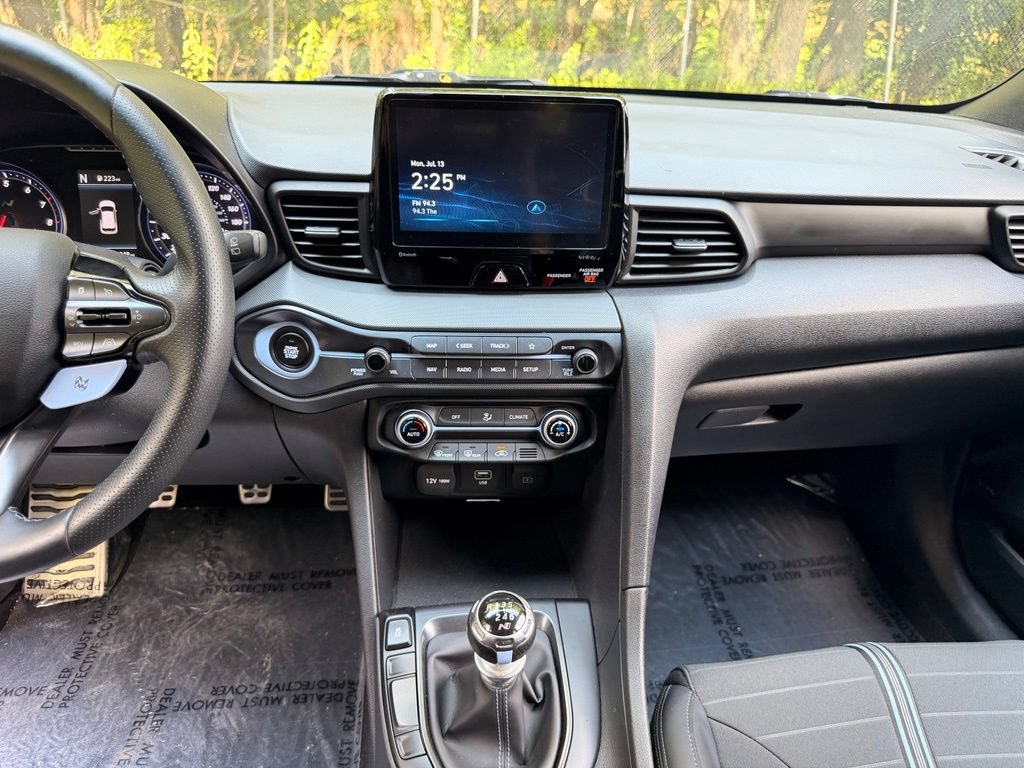 Certified 2022 Hyundai Veloster N FWD image 21