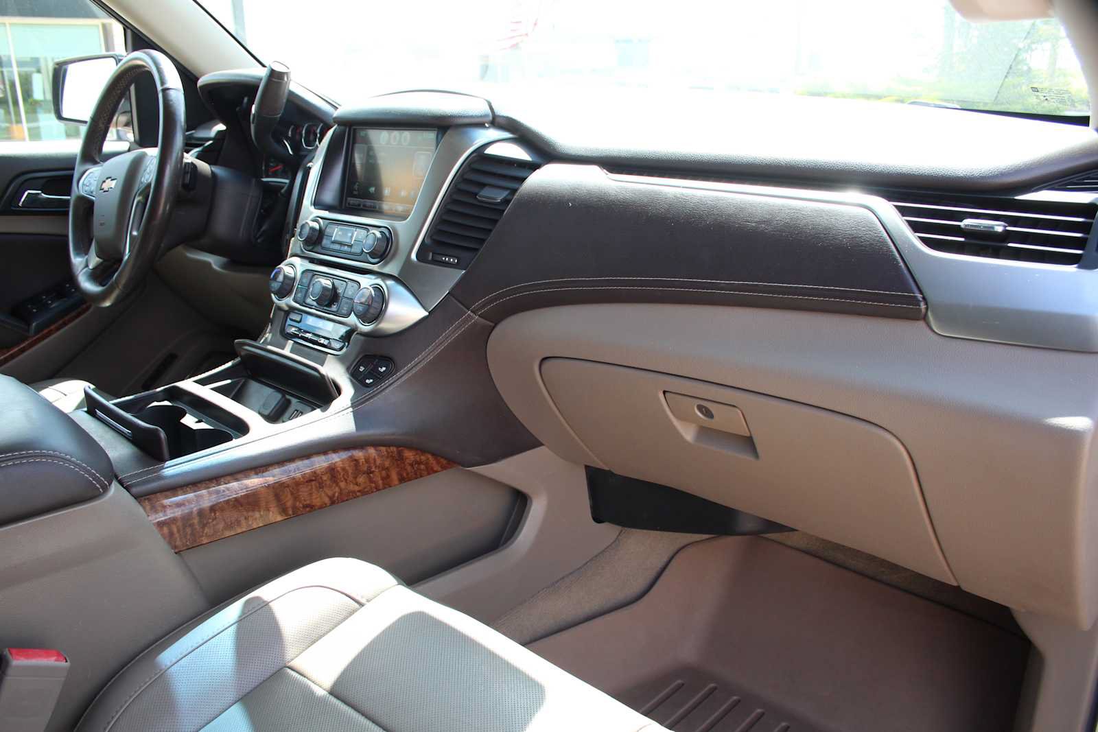 Used 2015 Chevrolet Suburban LTZ AWD/4WD image 16