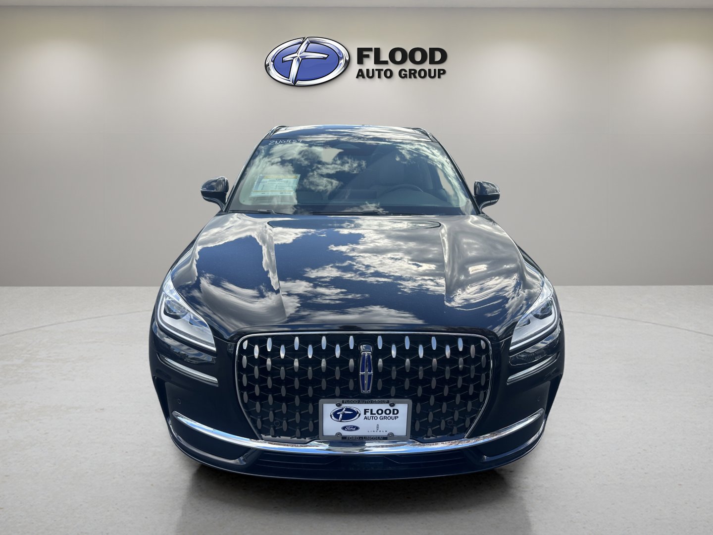 New 2025 Lincoln Corsair Grand Touring w/ Equipment Group 301A image 2