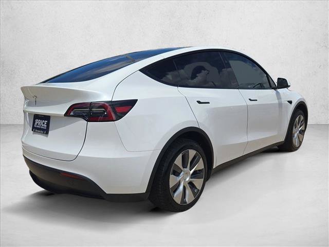 Used 2024 Tesla Model Y 2WD image 5