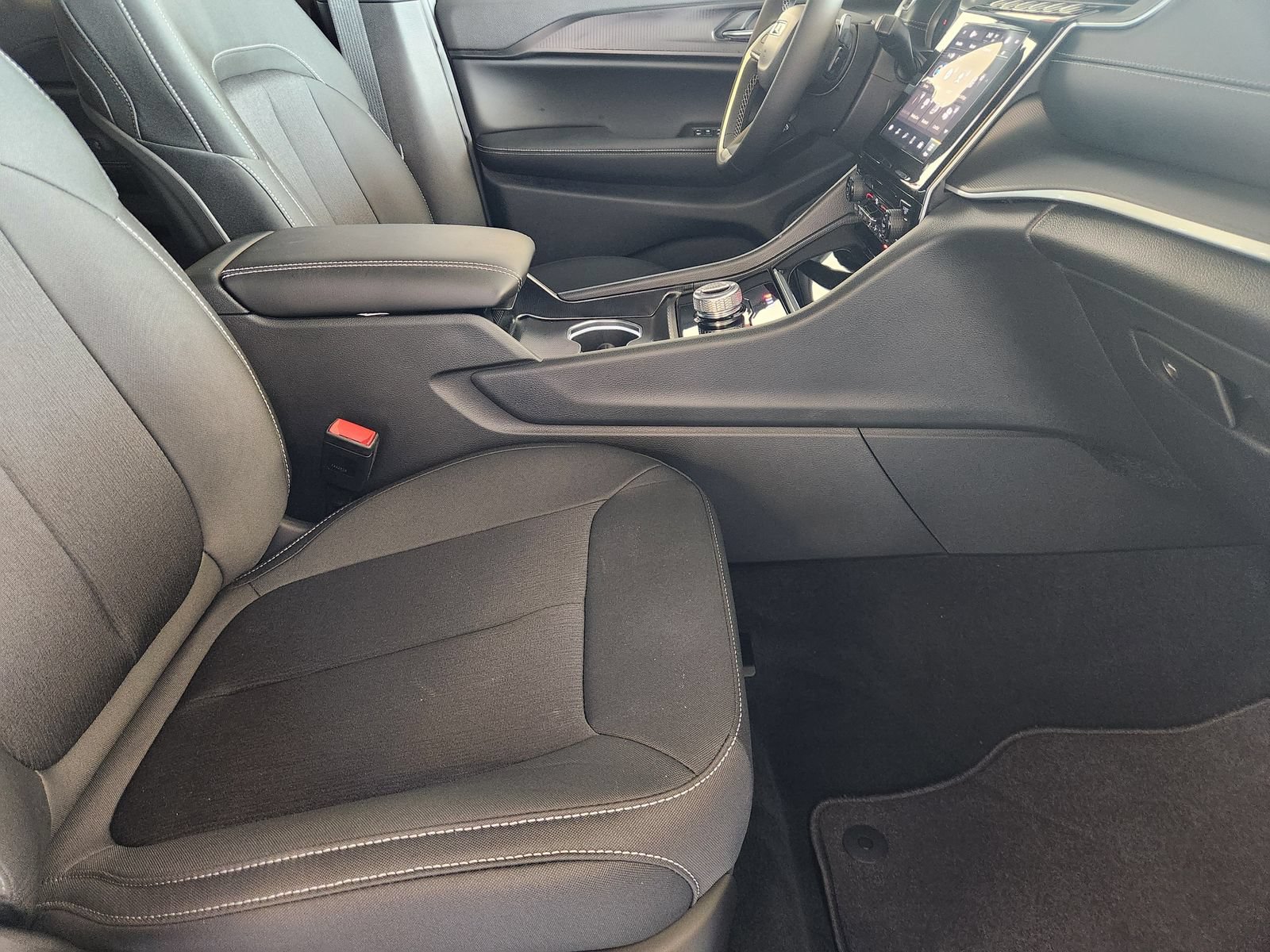 New 2026 Jeep Grand Cherokee Laredo RWD image 13