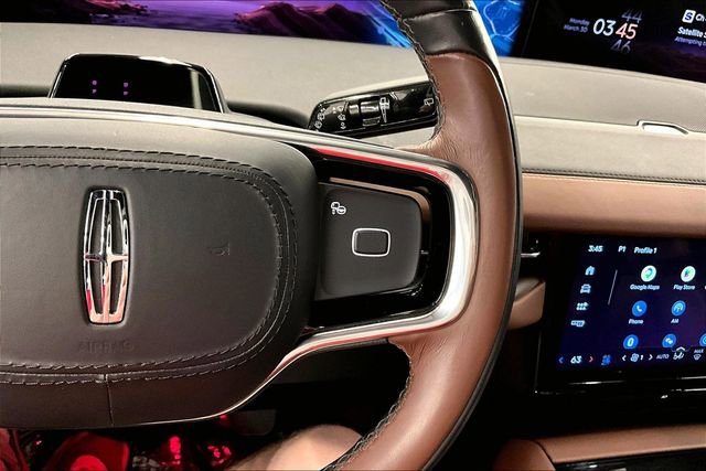 Used 2025 Lincoln Navigator Reserve image 29