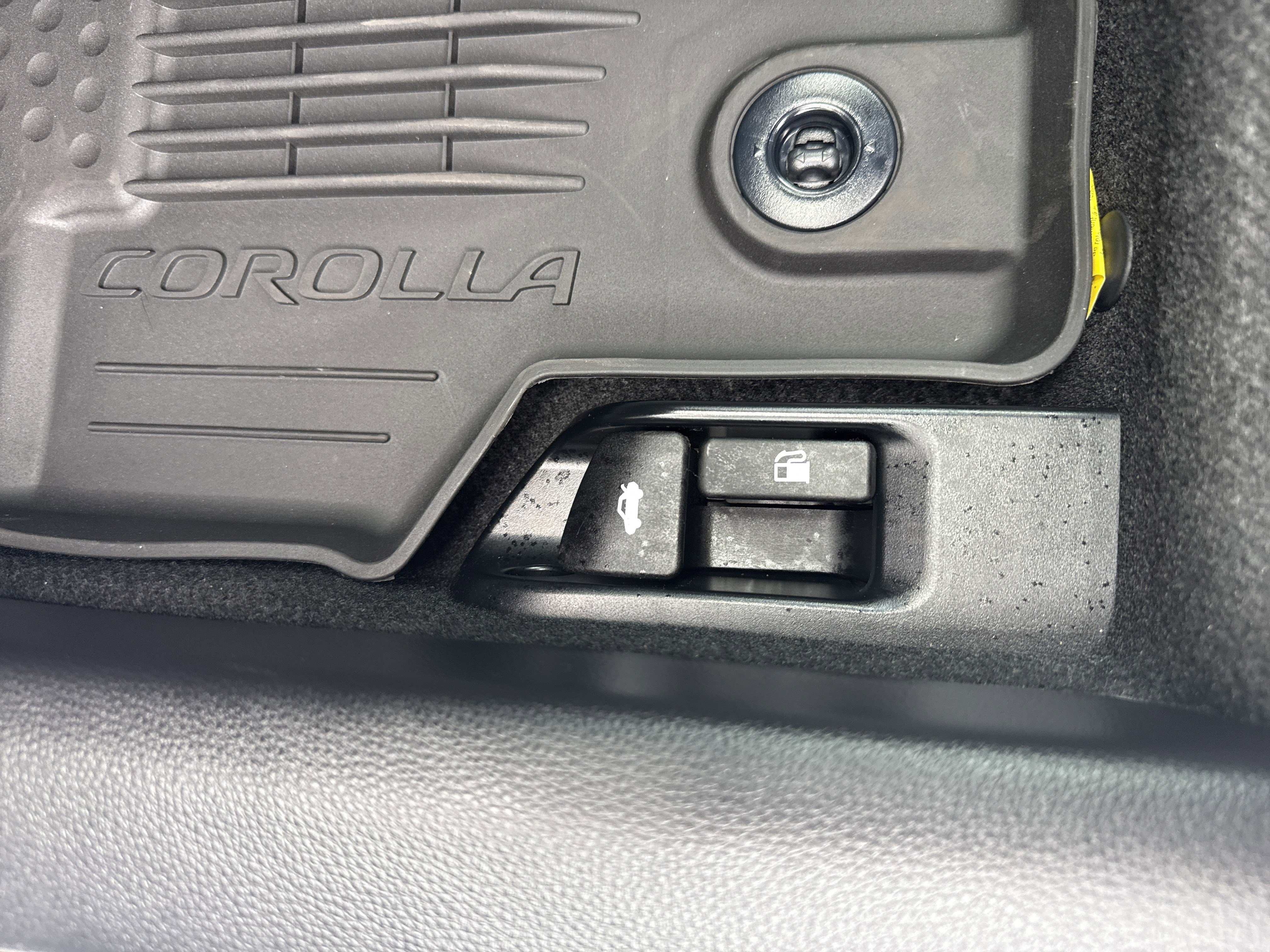 Used 2026 Toyota Corolla SE w/ SE Package FWD image 24