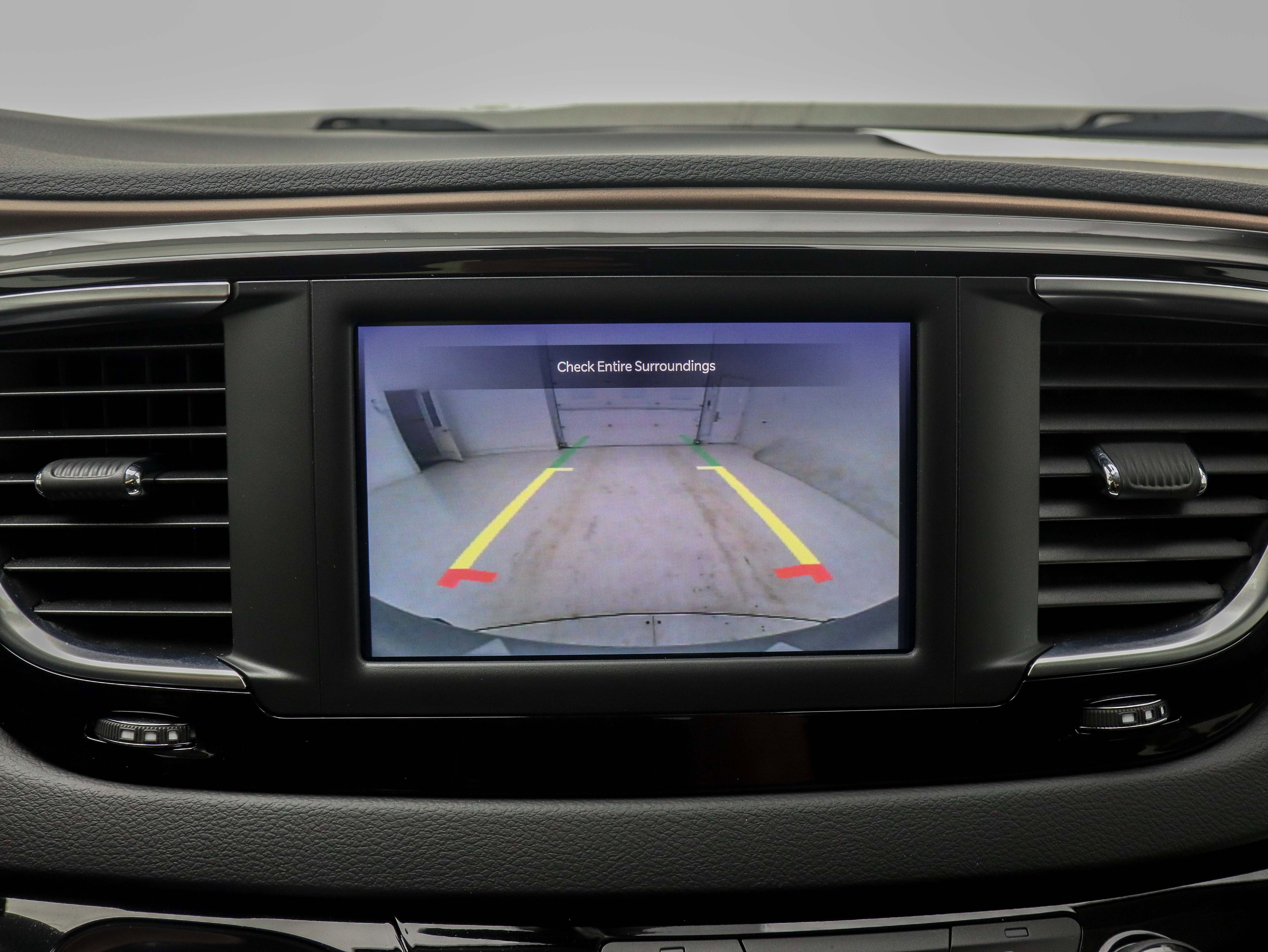 Used 2023 Chrysler Voyager LX image 27