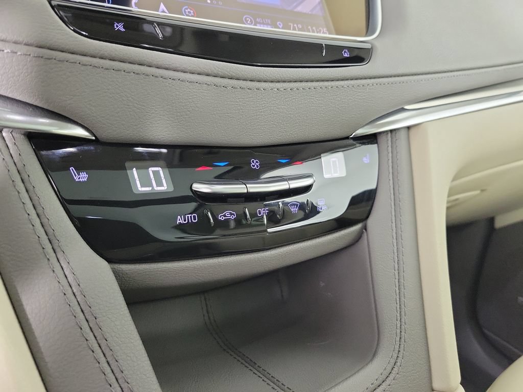 Certified 2022 Cadillac XT5 Premium Luxury FWD image 28