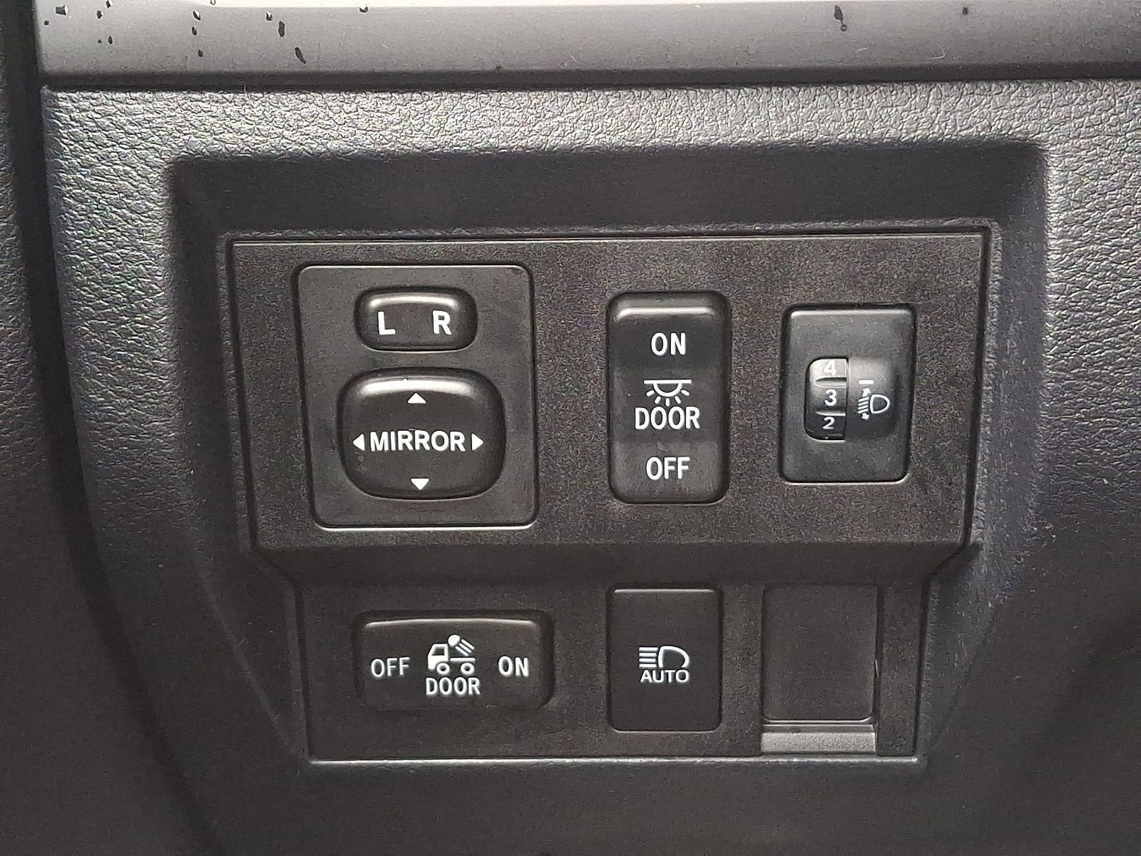 Used 2018 Toyota Tundra SR image 23