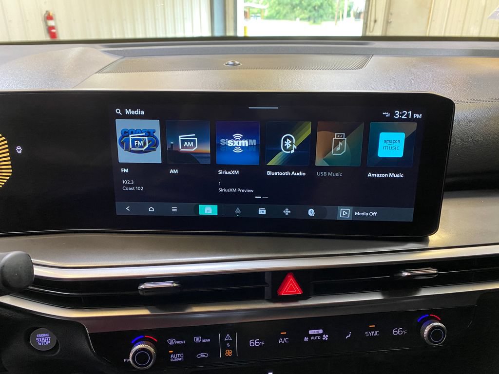 Used 2025 Kia Sorento S AWD/4WD image 41