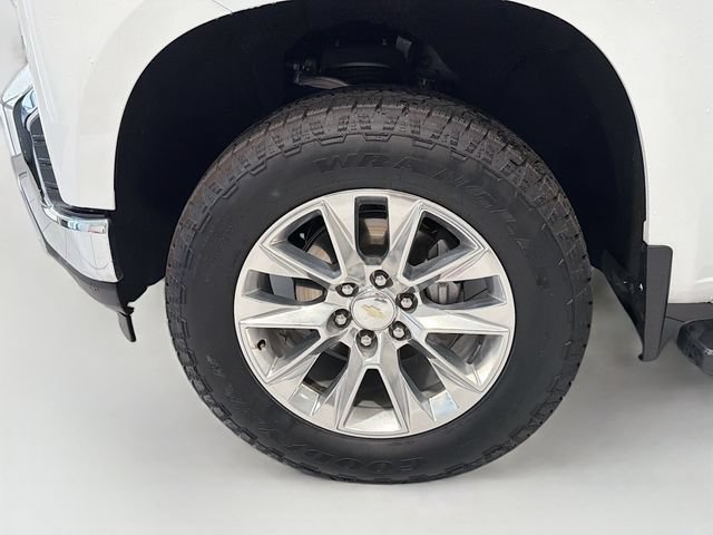 Used 2019 Chevrolet Silverado 1500 LTZ w/ LTZ Premium Package AWD/4WD image 26