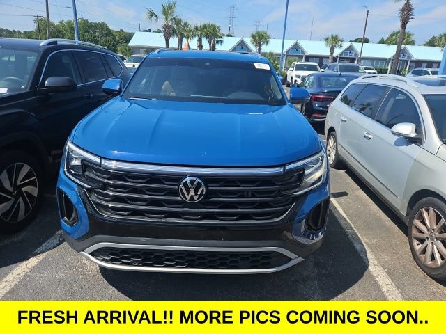 Used 2025 Volkswagen Atlas Cross Sport SE FWD image 2