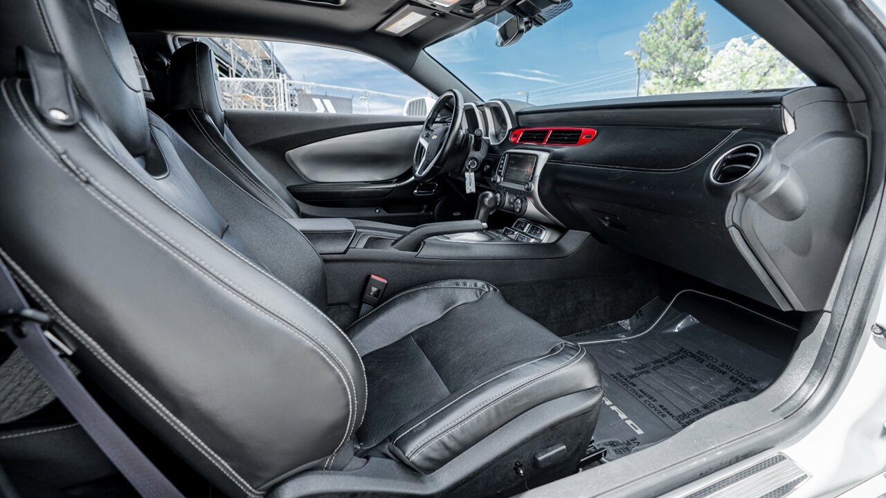 Used 2015 Chevrolet Camaro SS w/ RS Package RWD image 20