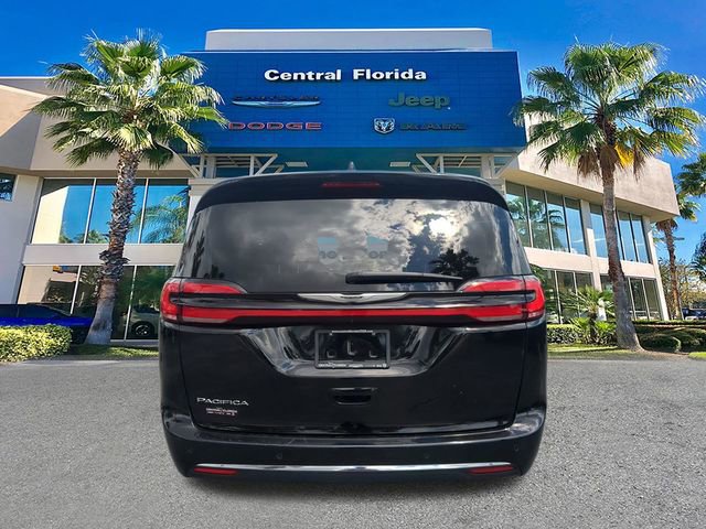 Certified 2025 Chrysler Pacifica Select FWD image 6