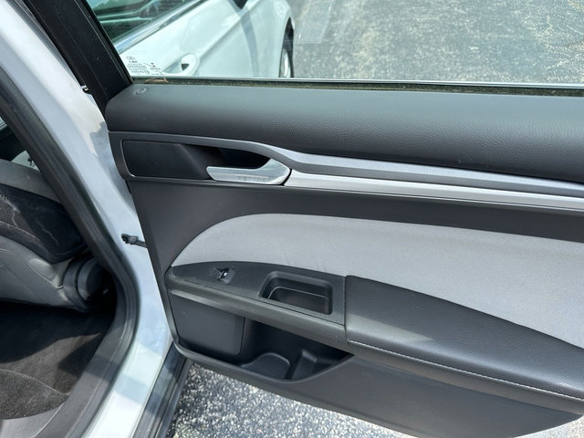 Used 2015 Ford Fusion S image 23