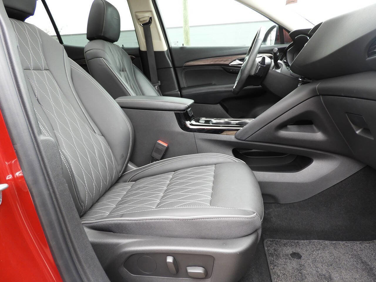 Used 2022 Buick Envision Avenir w/ Technology Package II image 35