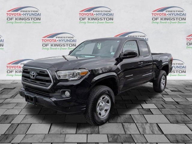 Used 2017 Toyota Tacoma SR5 AWD/4WD image 8