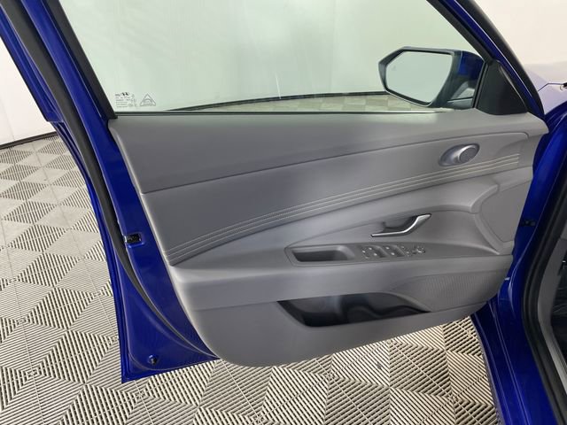 Certified 2025 Hyundai Elantra SEL image 18