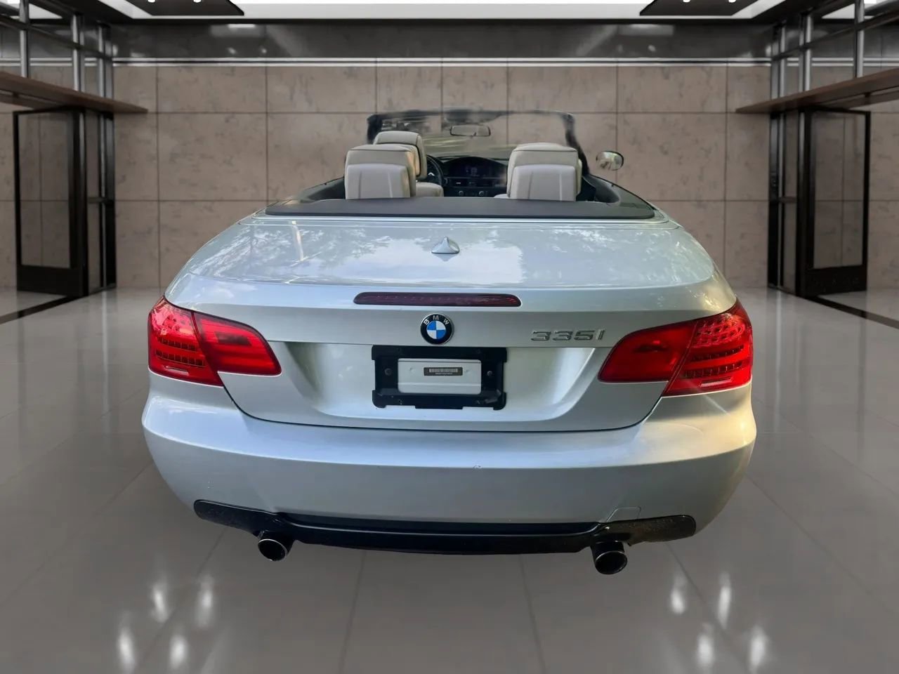 Used 2012 BMW 335i Convertible RWD image 4