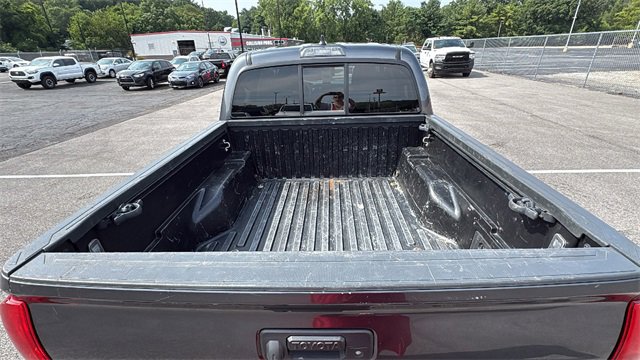 Used 2022 Toyota Tacoma SR image 5
